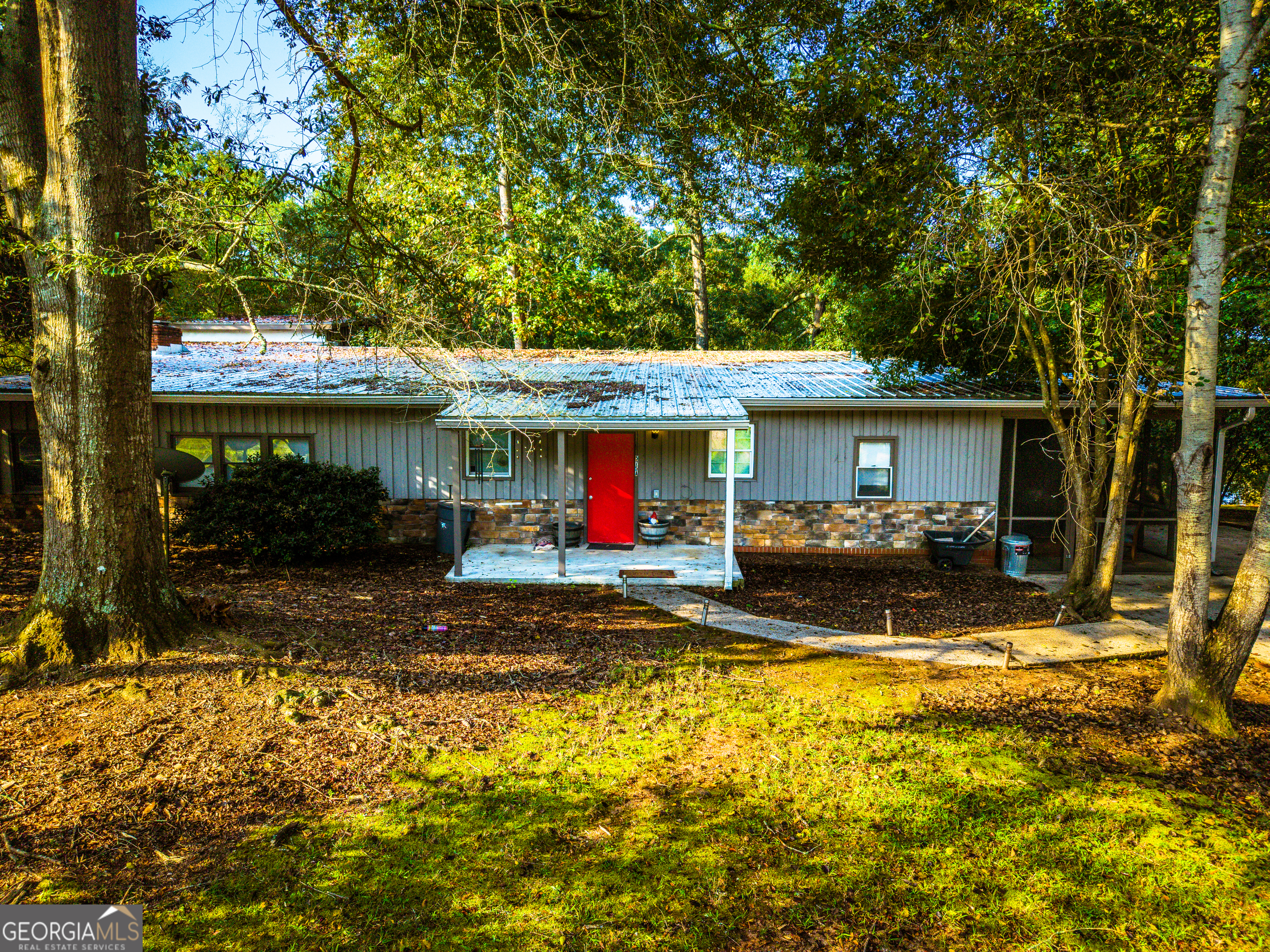 575 Vaughn Road Property Photo 1