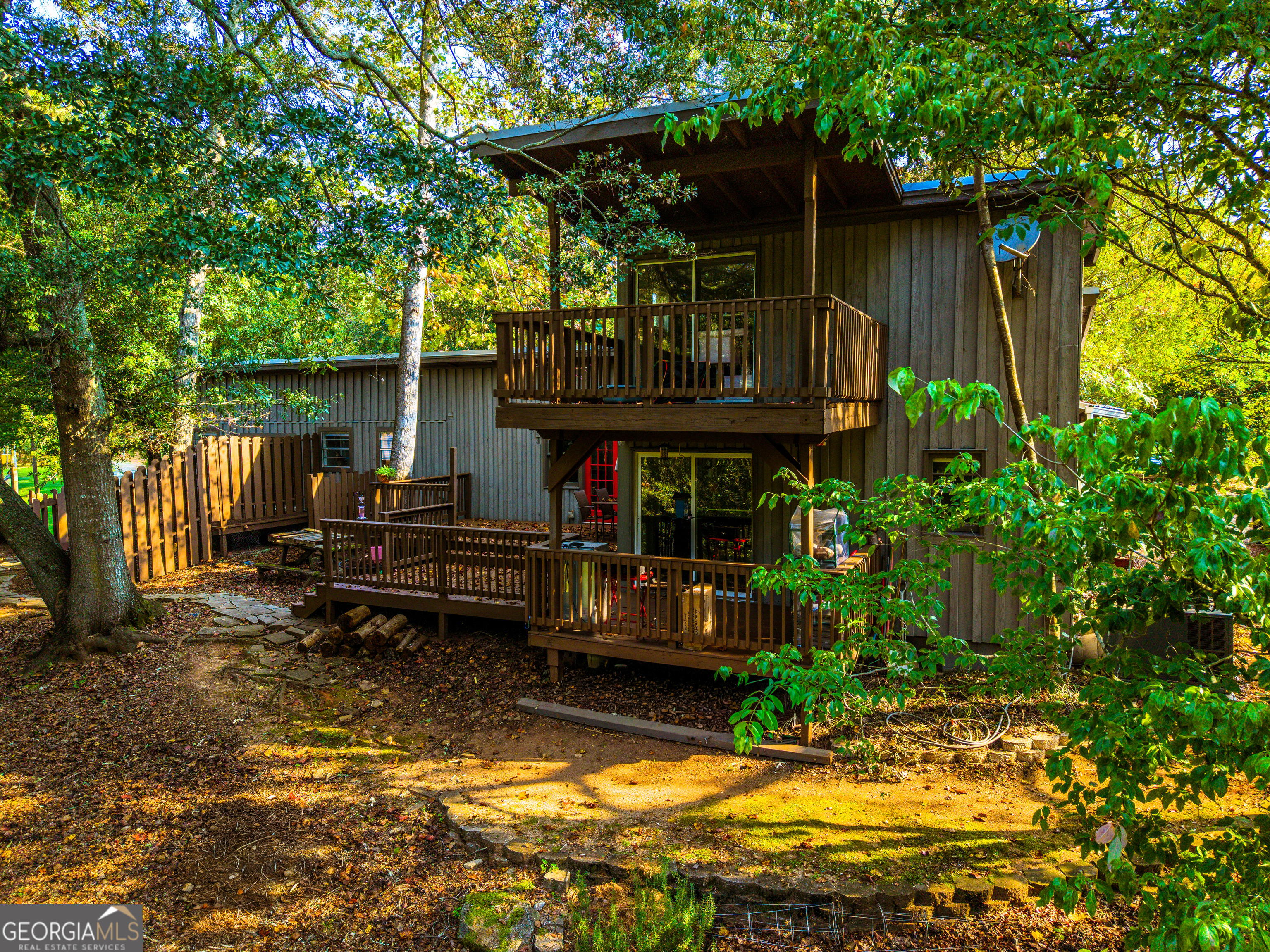 575 Vaughn Road Property Photo 2