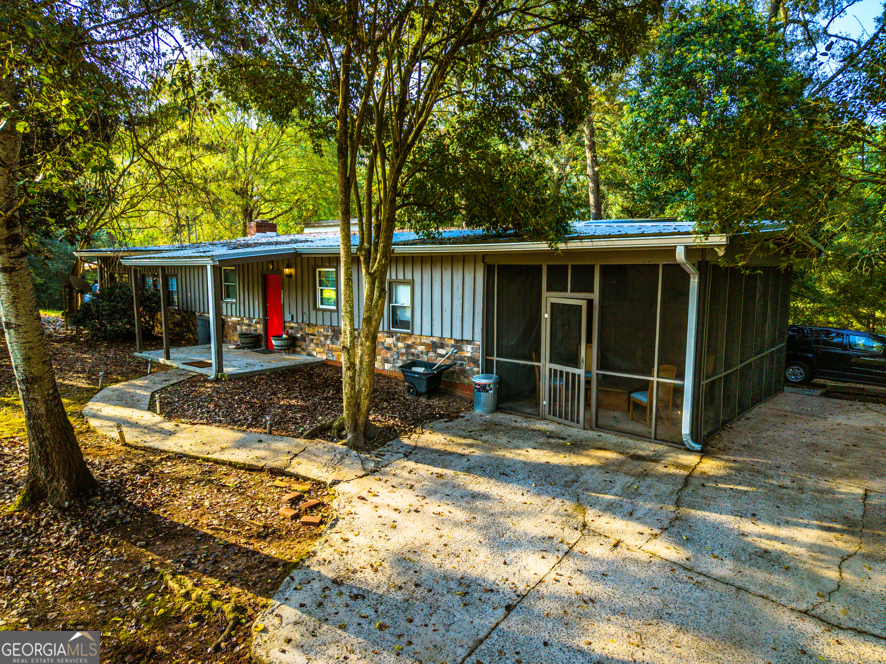 575 Vaughn Road Property Photo 6