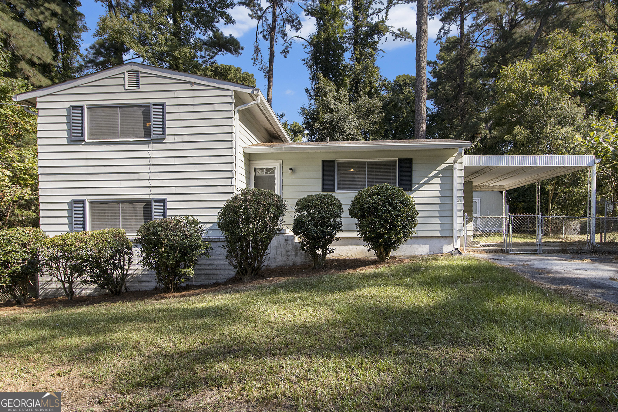 1961 Kenwood Road Se Property Photo 1