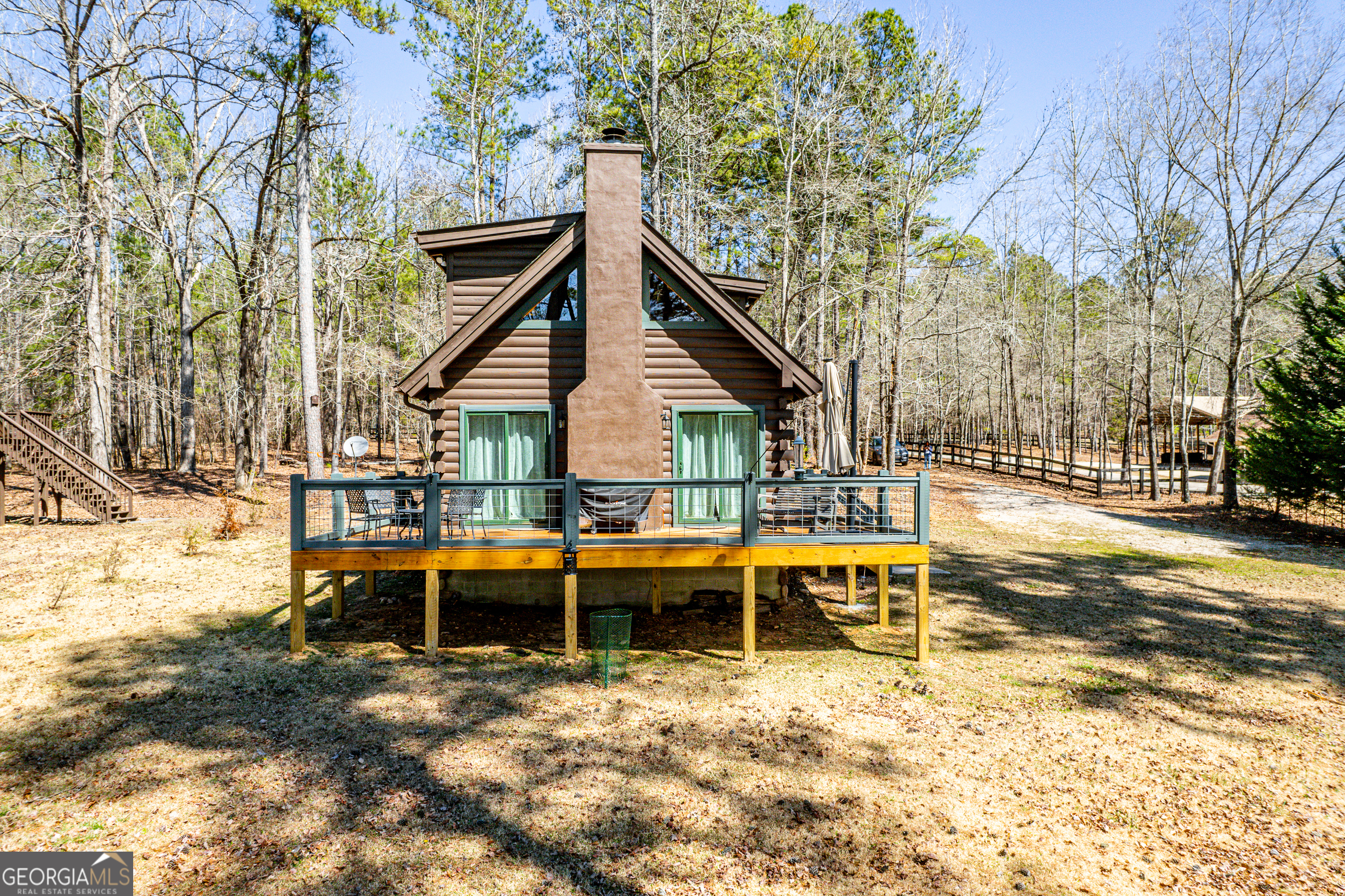 5020 Lakecrest Drive Property Photo 1