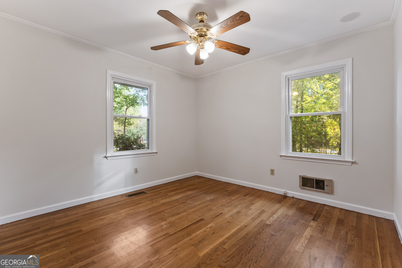 4904 Highway 81 E Property Photo 9