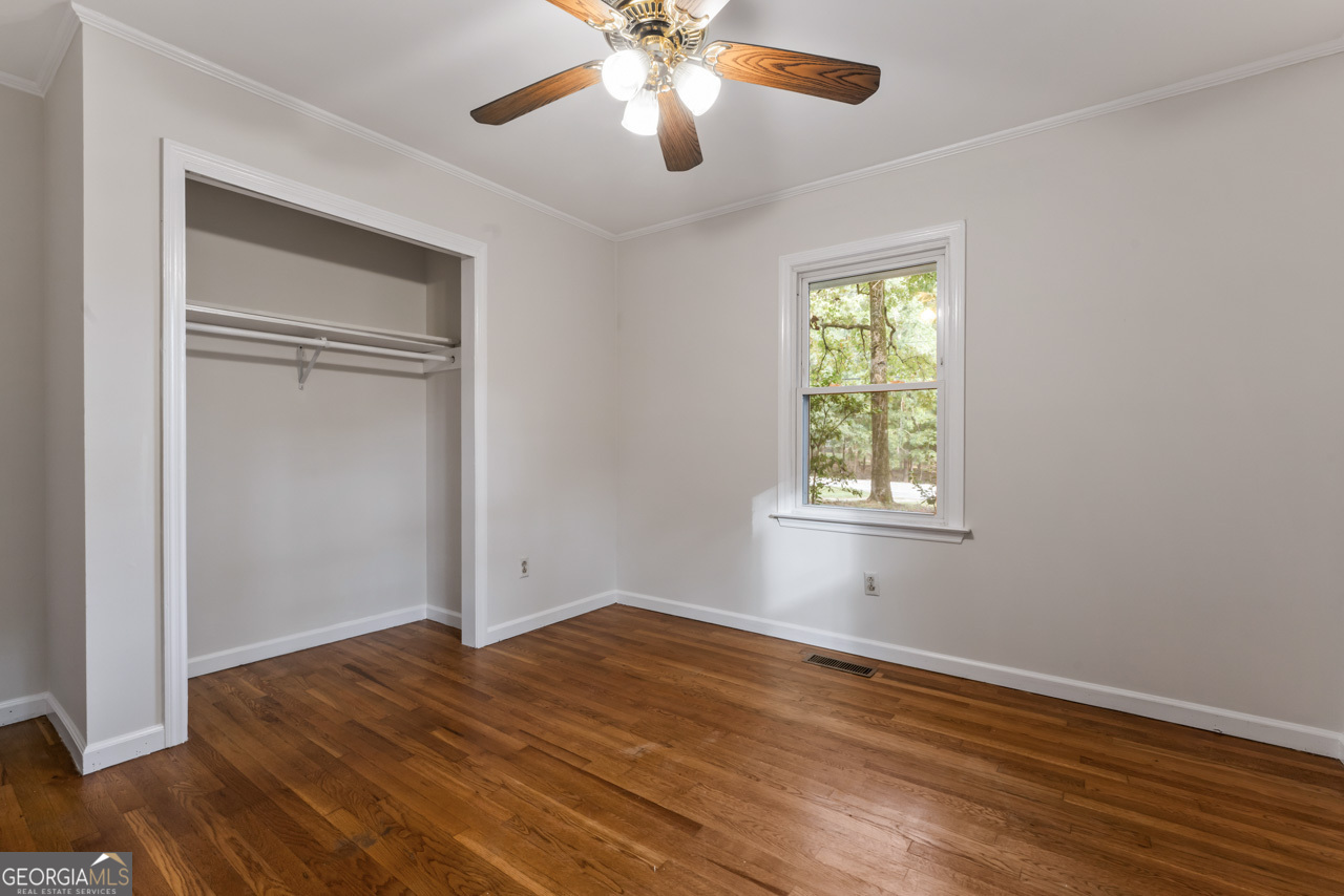4904 Highway 81 E Property Photo 10