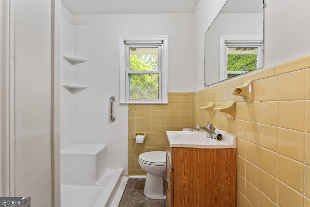 4904 Highway 81 E Property Photo 13