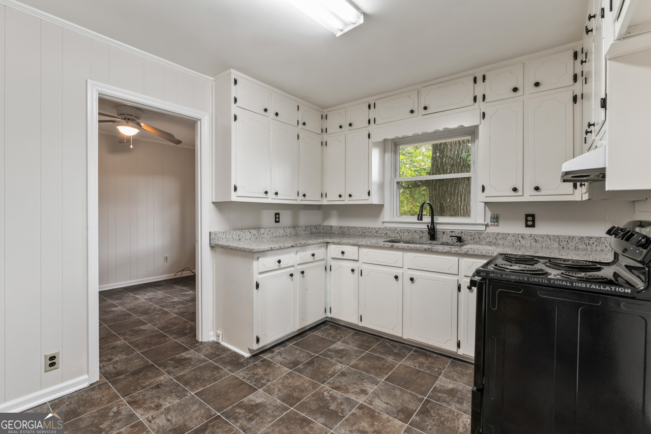 4904 Highway 81 E Property Photo 17