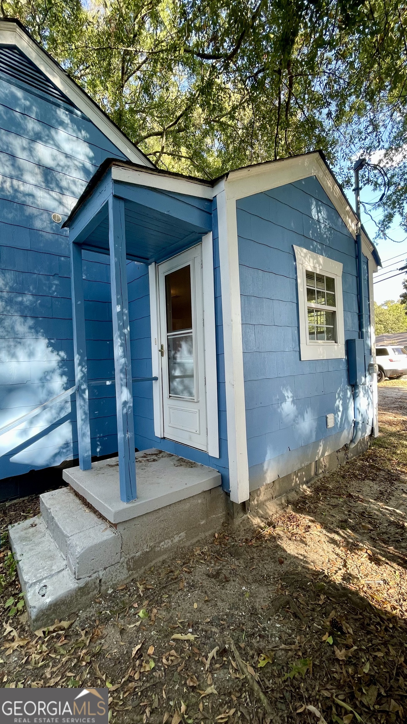 611 W Moore Street Property Photo 5