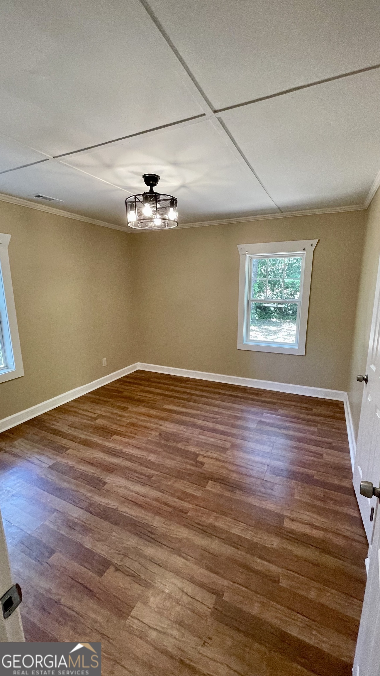 611 W Moore Street Property Photo 16