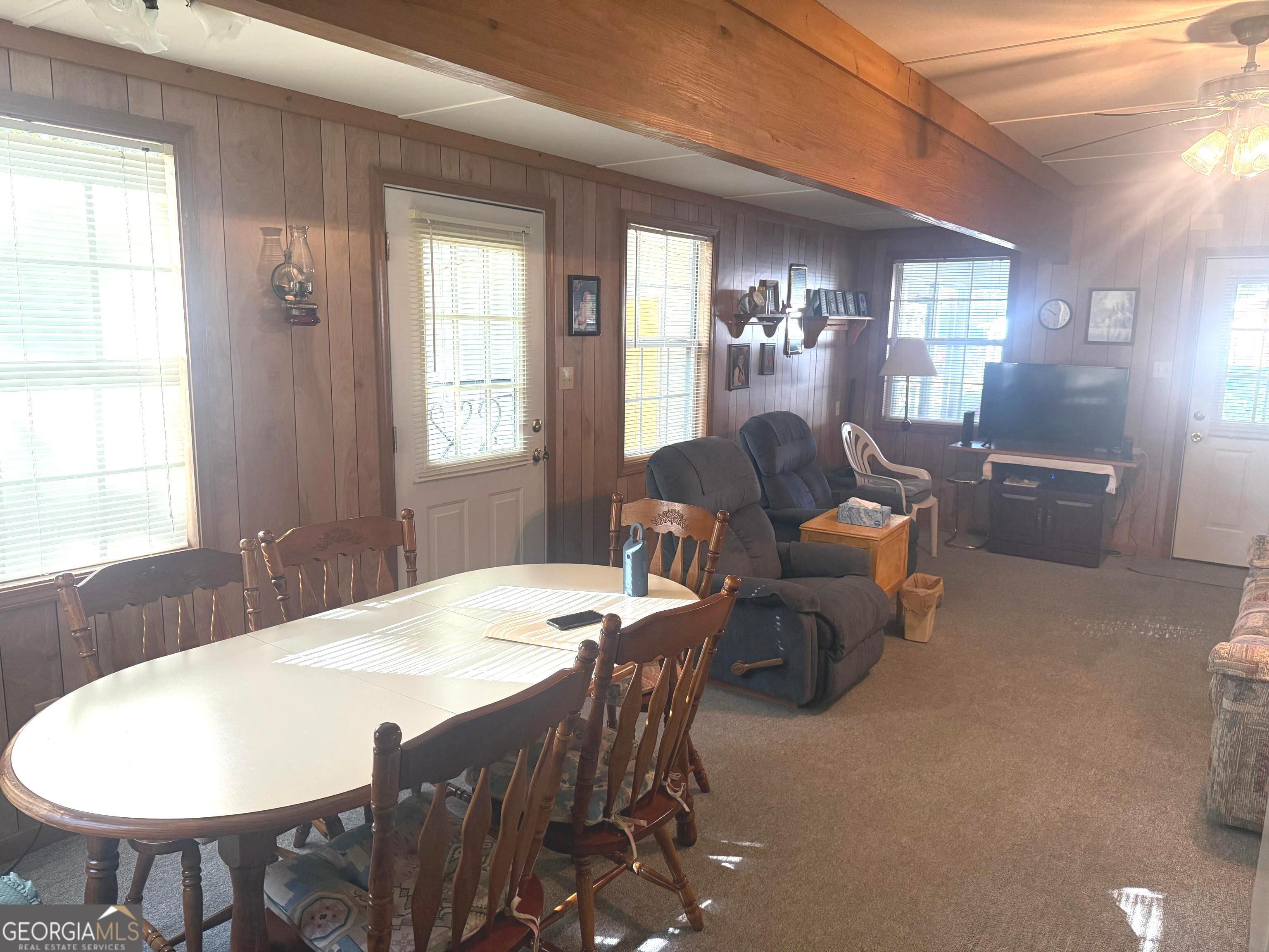 29 Cindy Parkway Property Photo 10