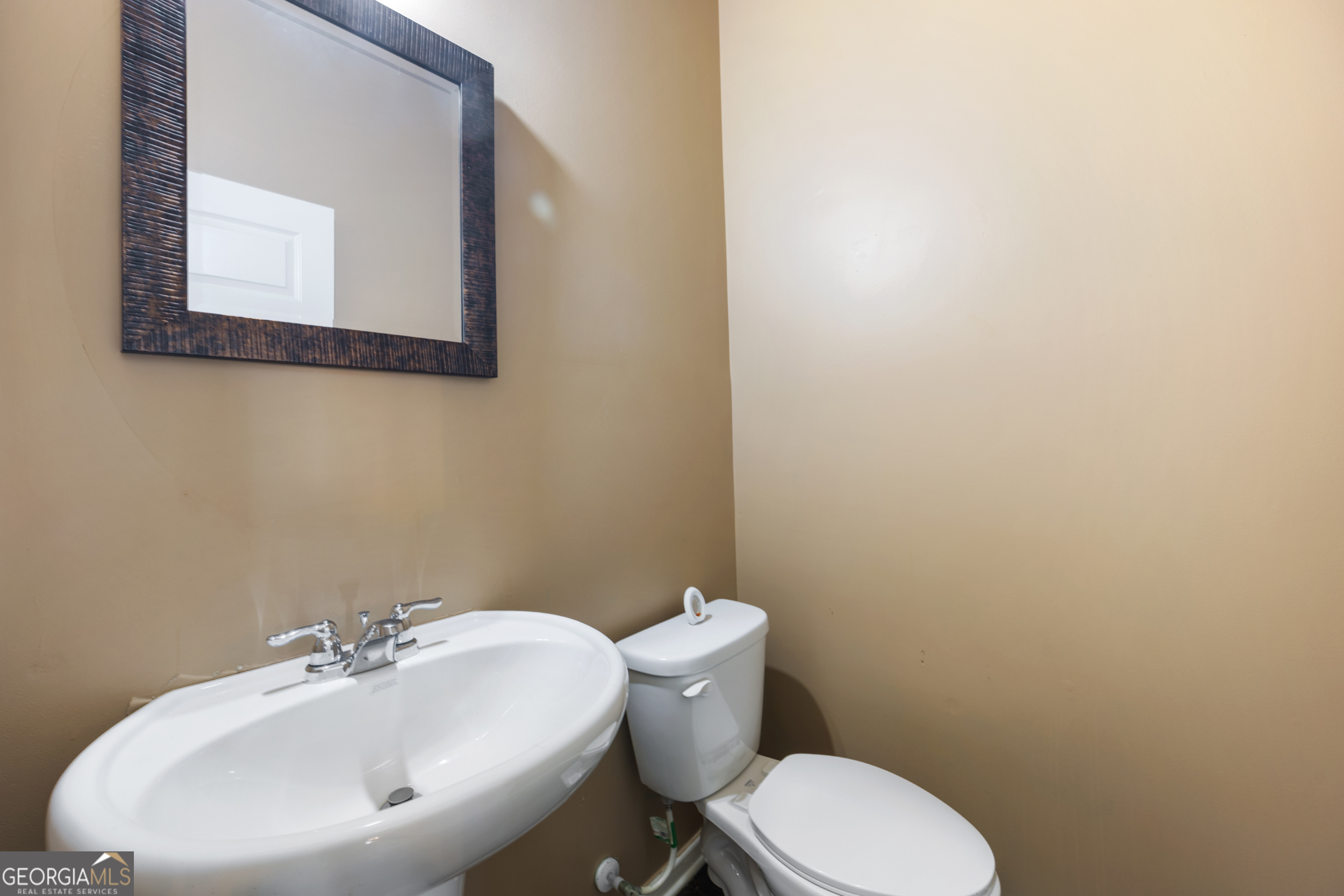 6891 Dresden Drive Property Photo 10
