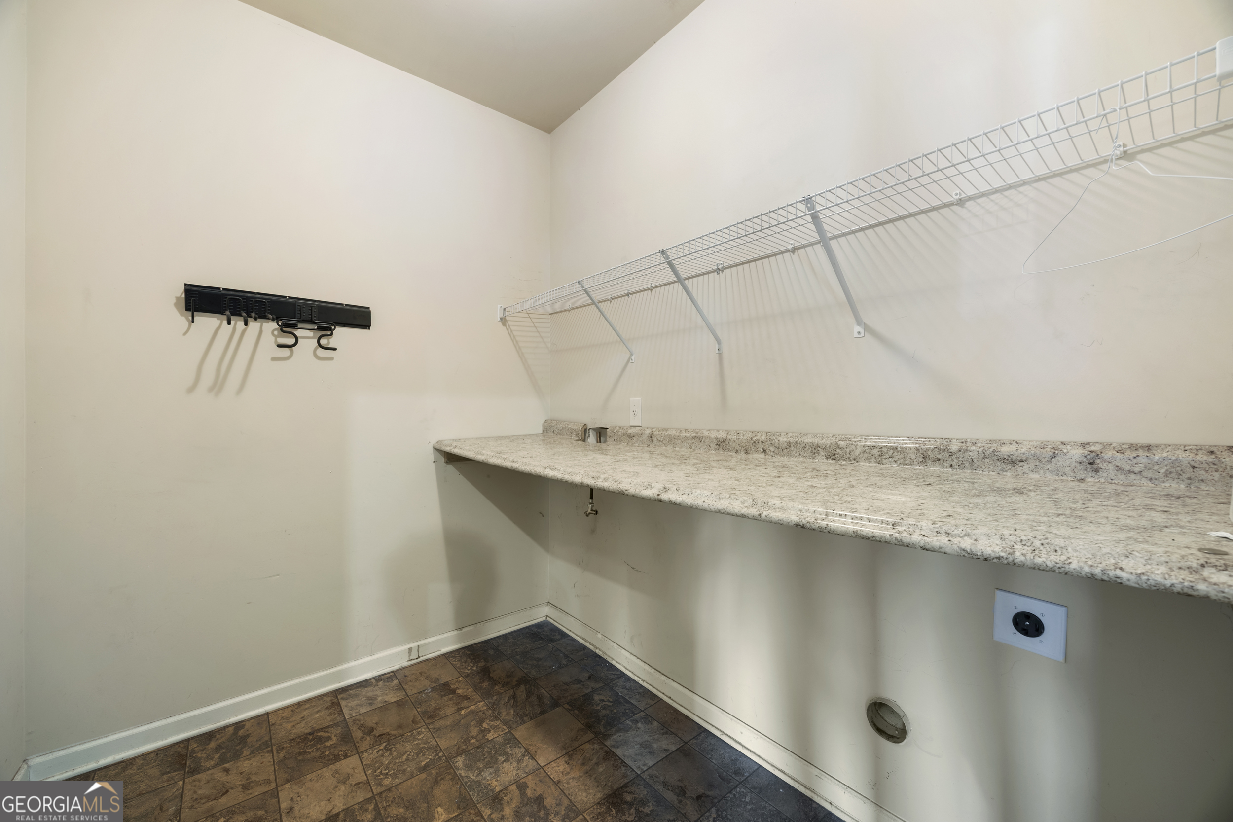 6891 Dresden Drive Property Photo 11