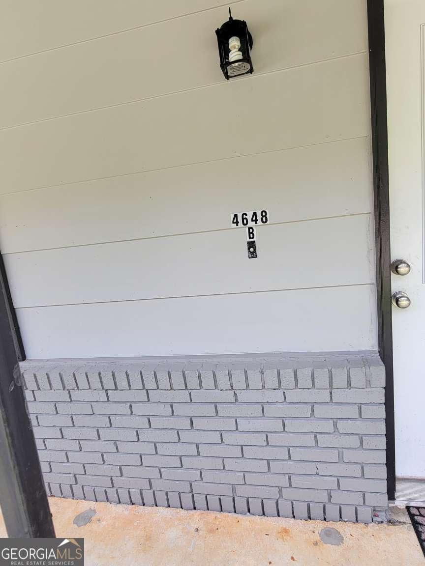 4648 Pine Tree Circle # B Property Photo 3
