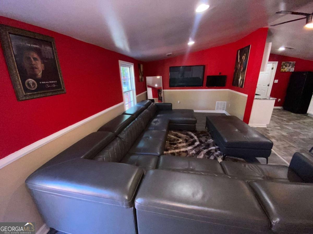 615 Woodruff Road Property Photo 4