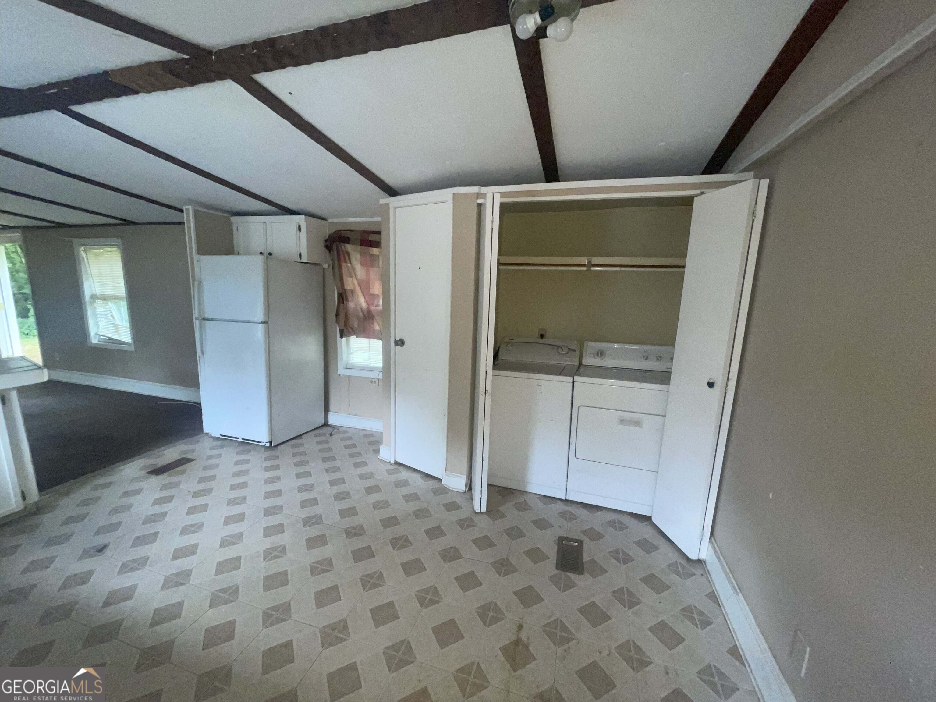 615 Woodruff Road Property Photo 35