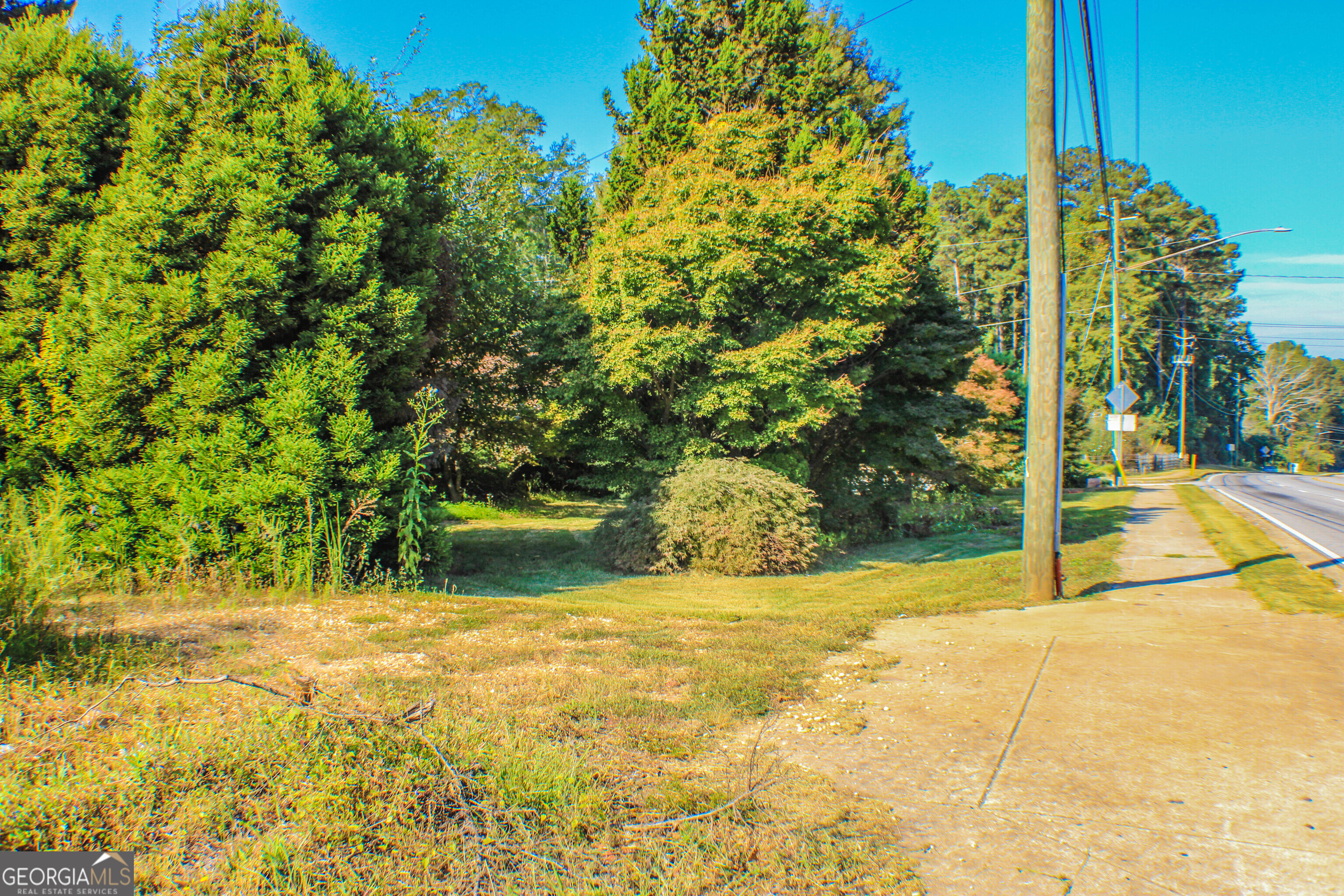 5907 Covington Highway Property Photo 3