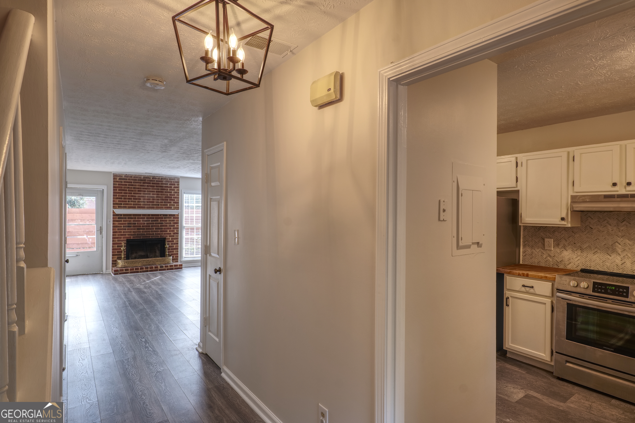 587 Wedgewood Drive Property Photo 1