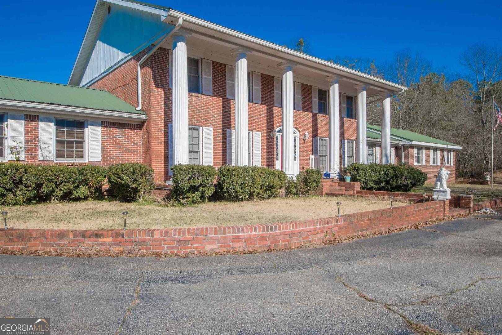 3861 Newnan Road Property Photo 1