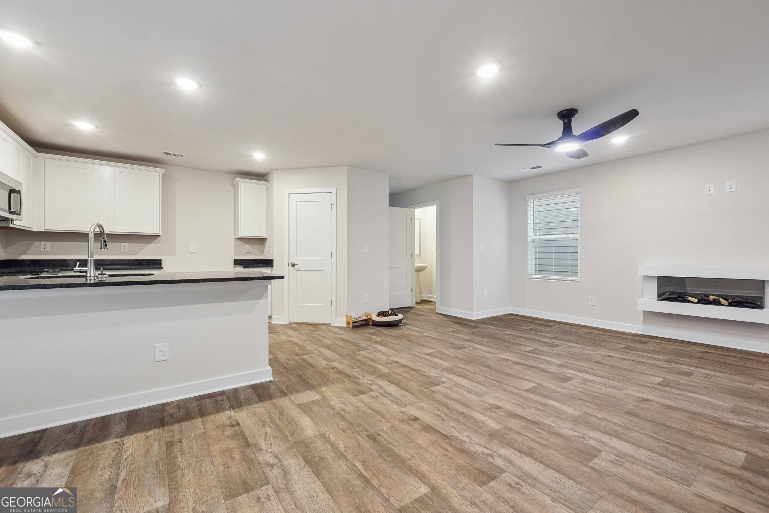 216 Harris Walk Property Photo 7