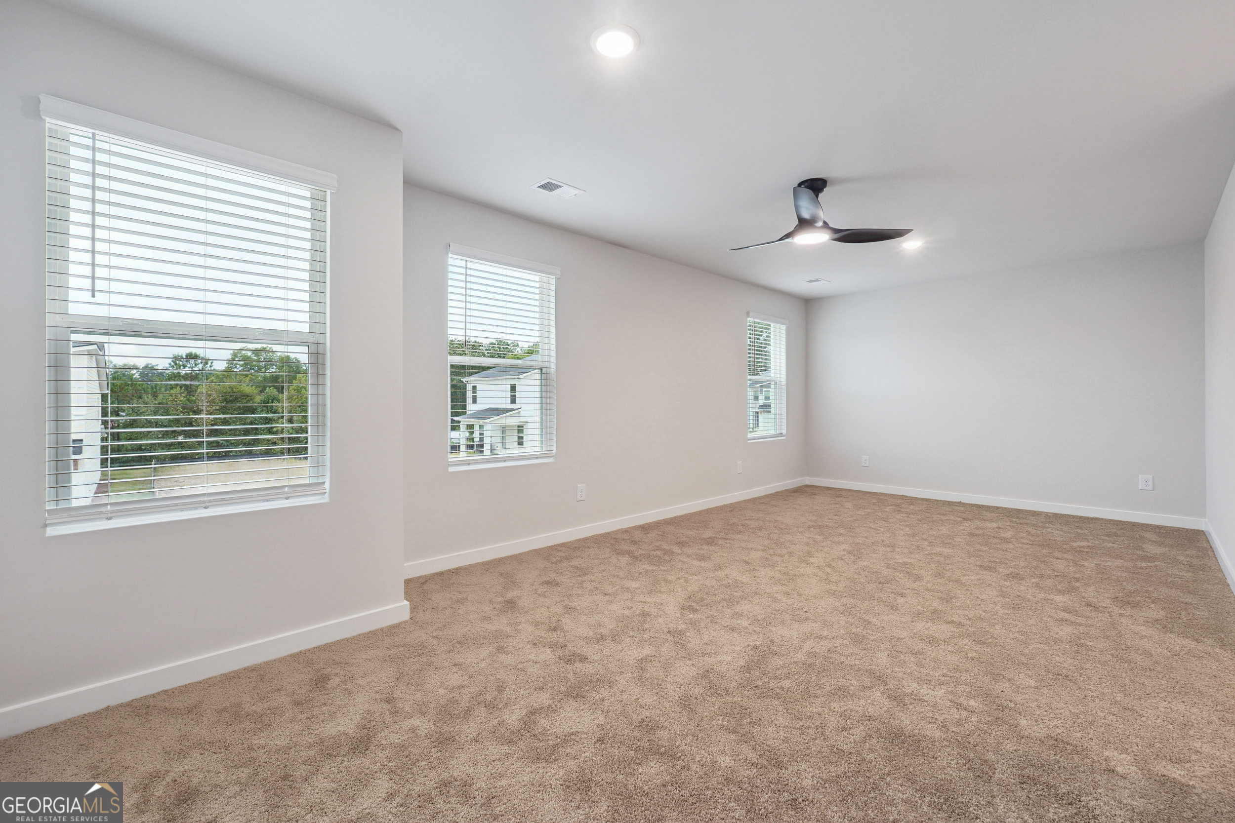 216 Harris Walk Property Photo 18