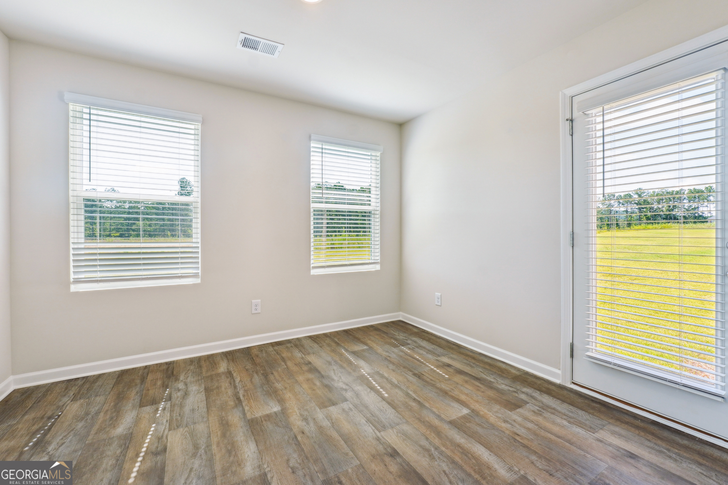 202 Harris Walk Property Photo 8