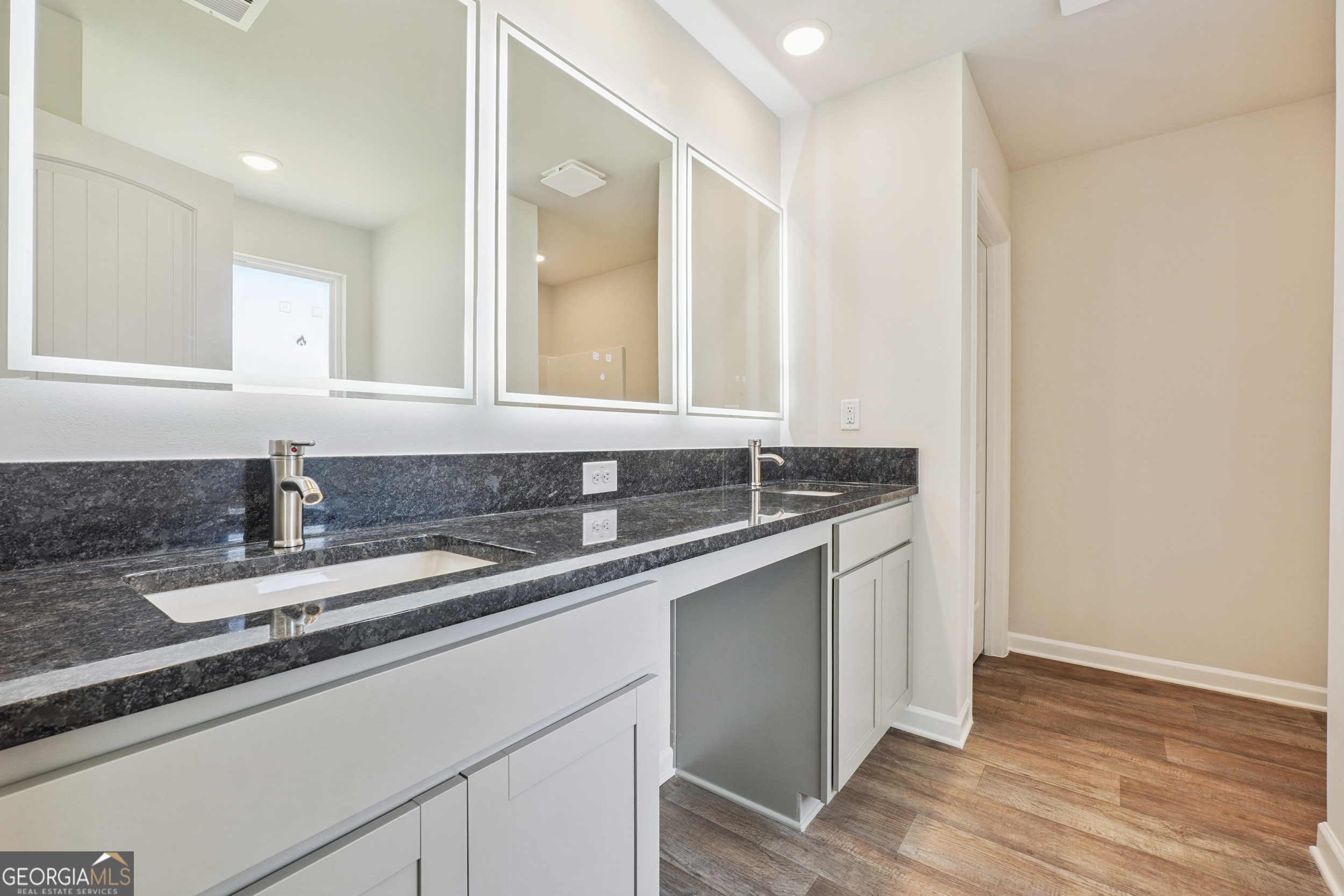 202 Harris Walk Property Photo 12