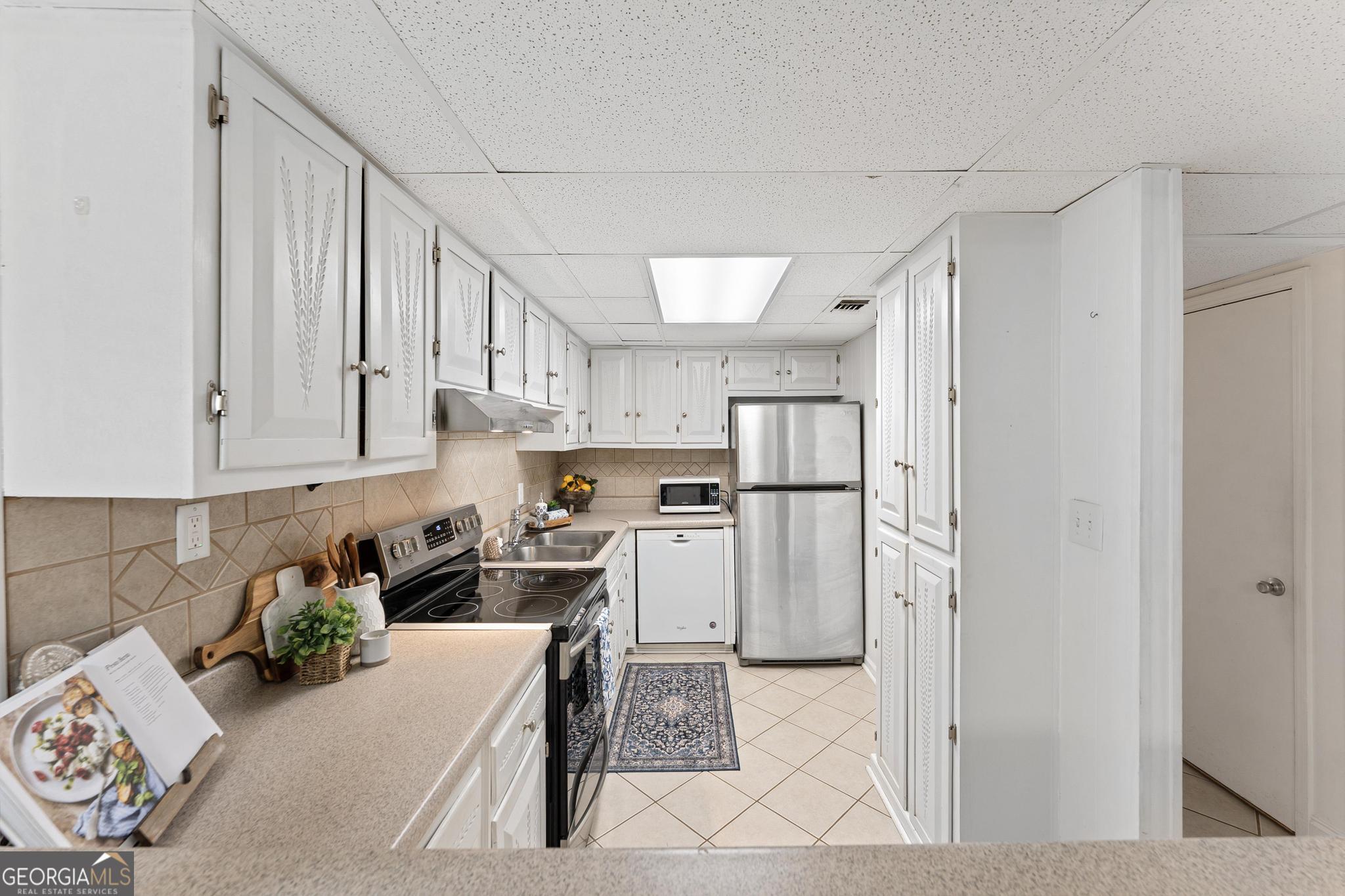 387 Chateau Drive Property Photo 30