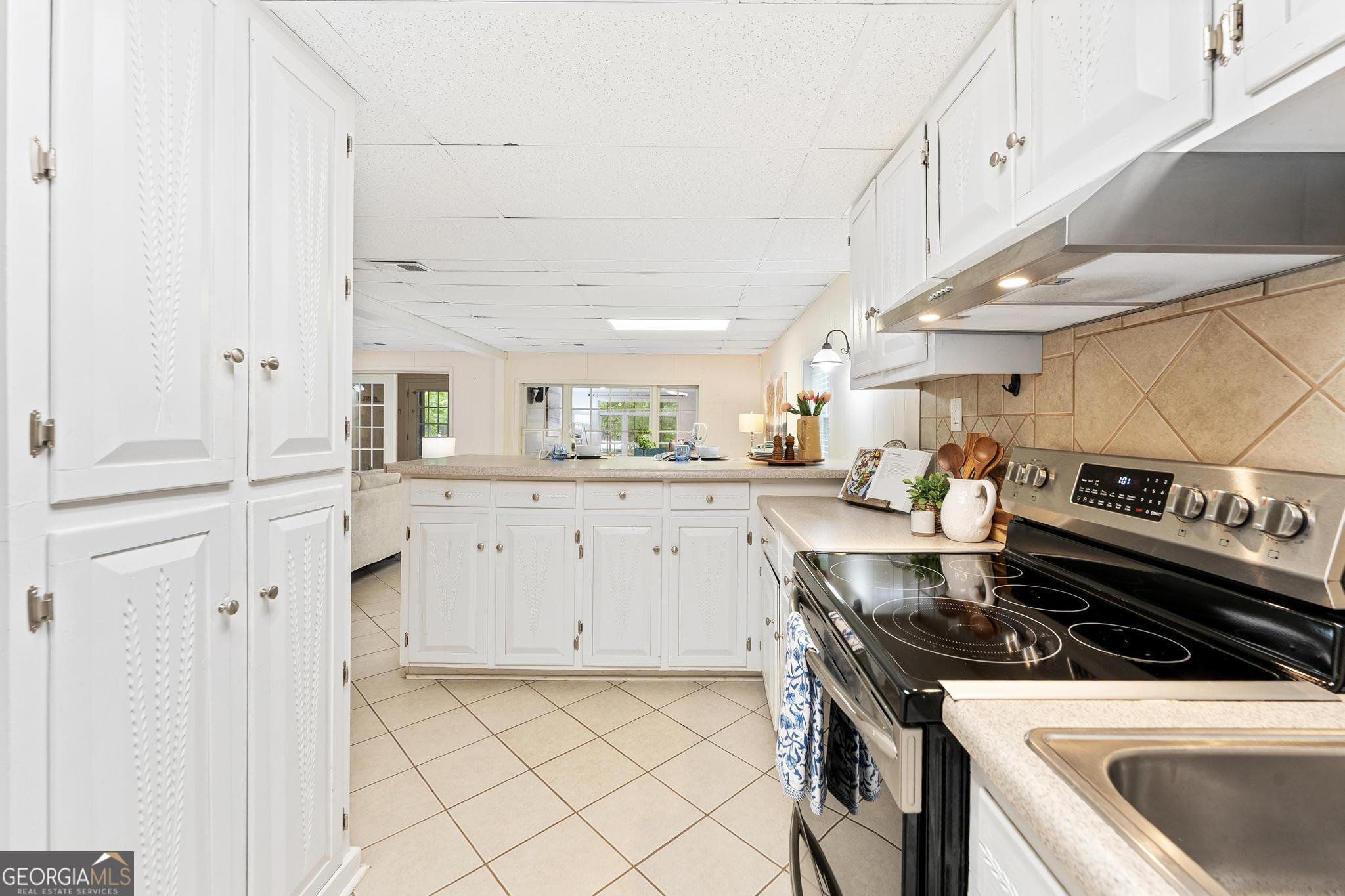 387 Chateau Drive Property Photo 31