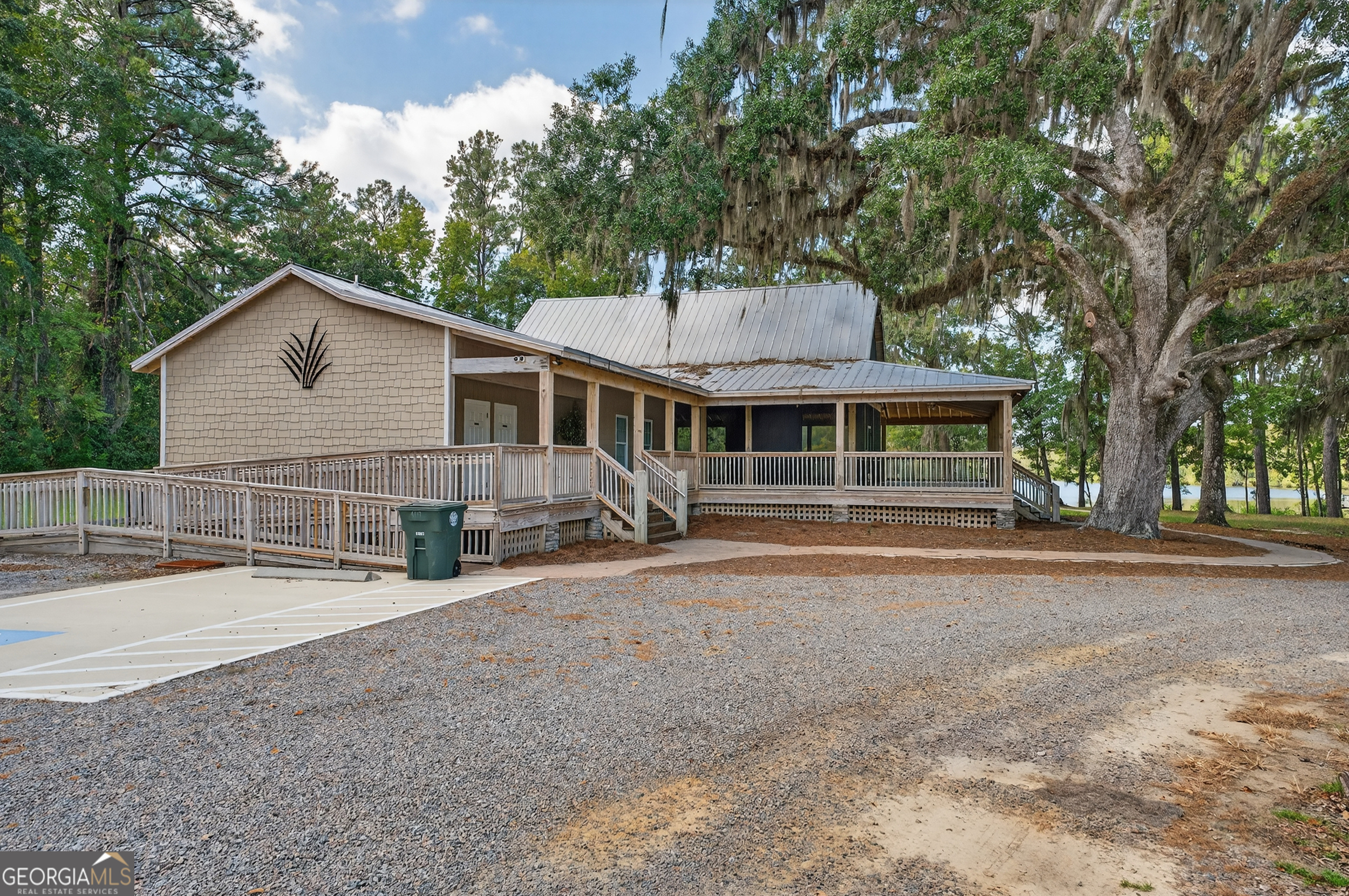 635 Breakwater Loop Property Photo 16