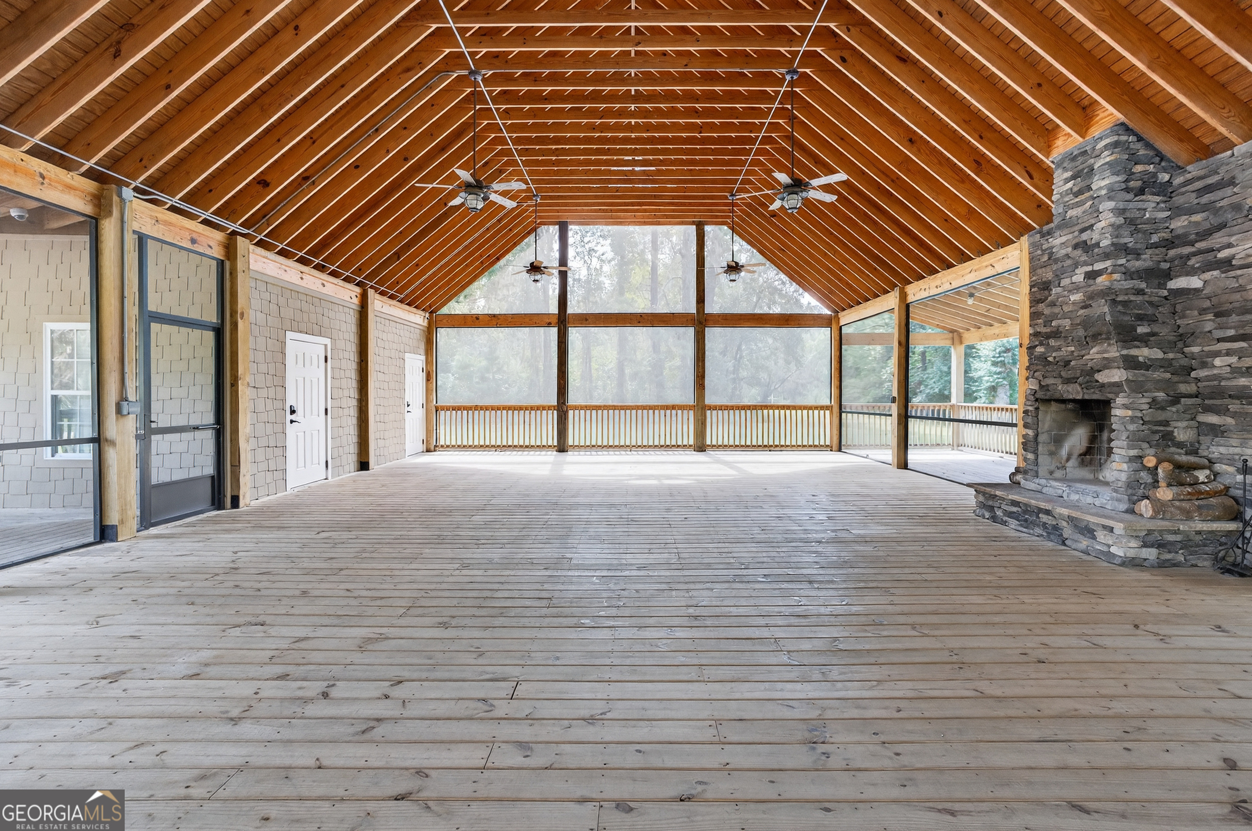 635 Breakwater Loop Property Photo 18