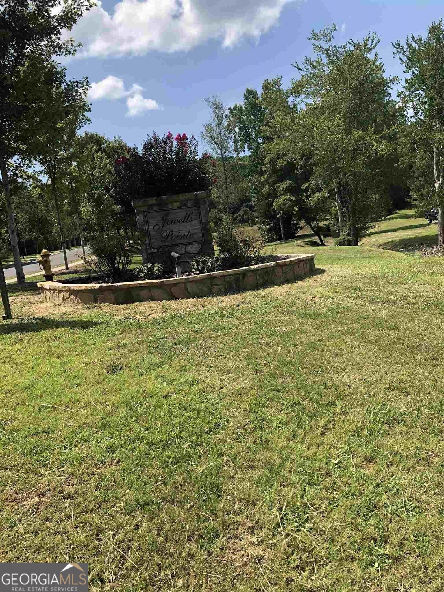 7 Shirley Lane Property Photo 1