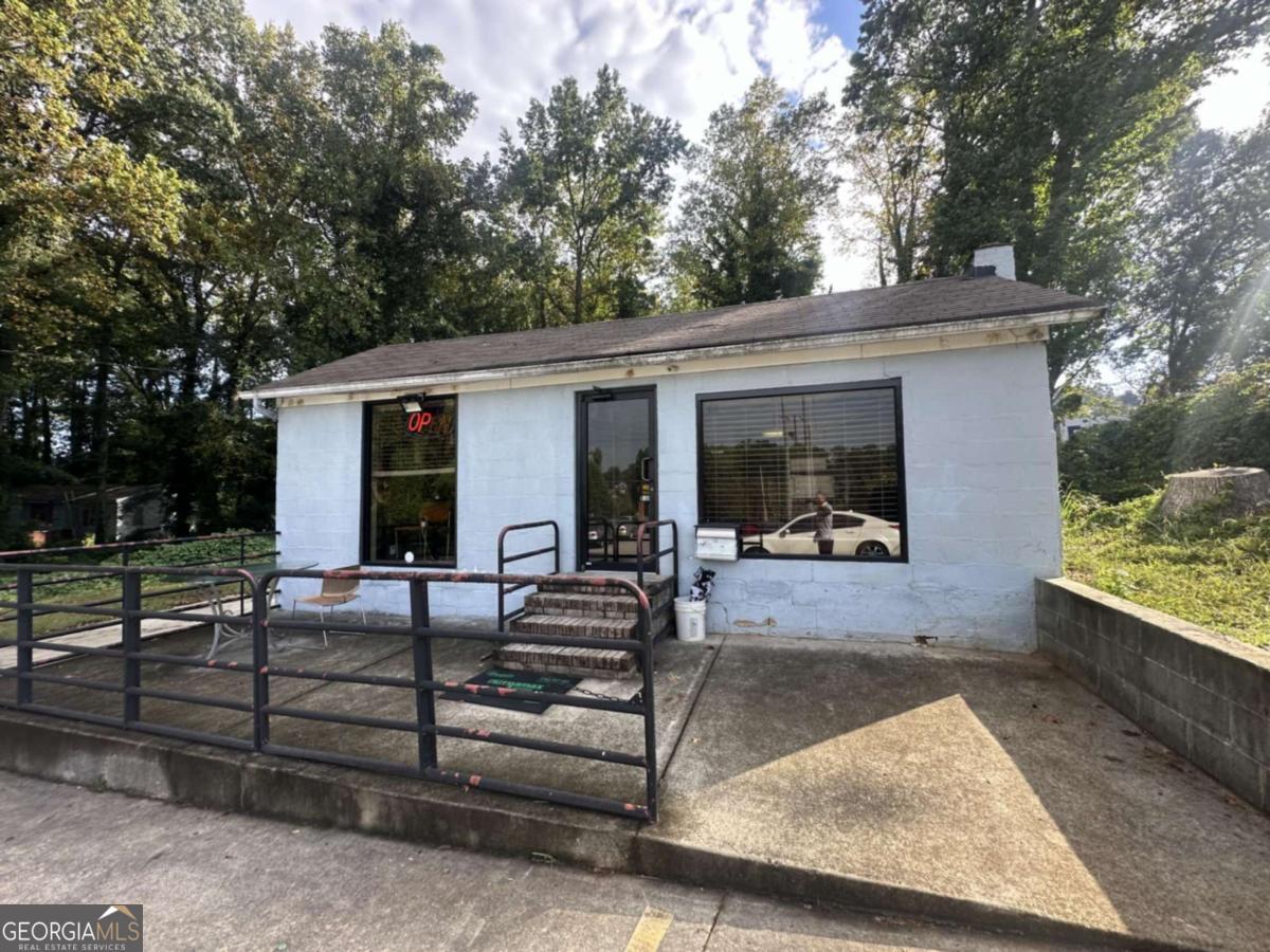 5440 Jonesboro Road Property Photo 1