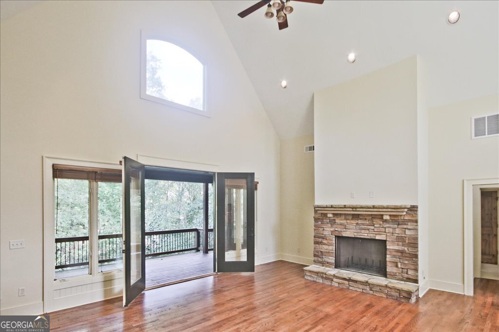 194 Edgewater Trail S Property Photo 10