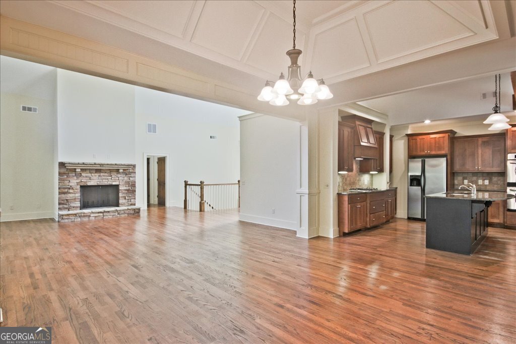 194 Edgewater Trail S Property Photo 15