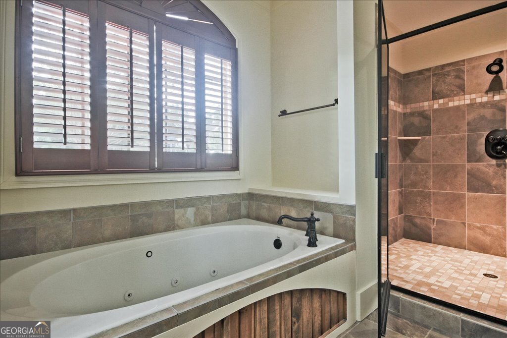 194 Edgewater Trail S Property Photo 27