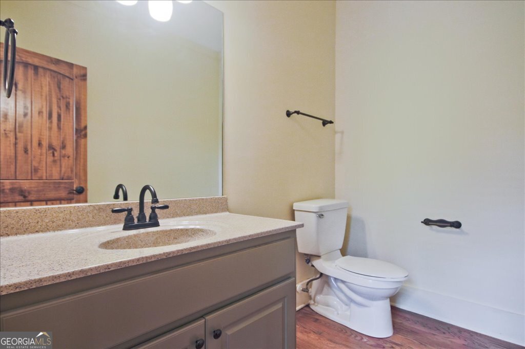 194 Edgewater Trail S Property Photo 33