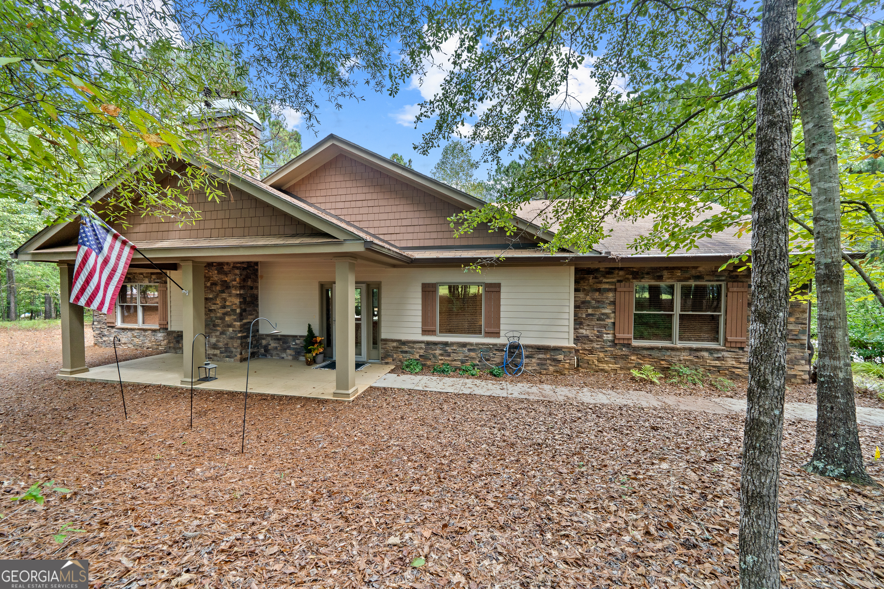 194 Deerfield Lane Property Photo 1