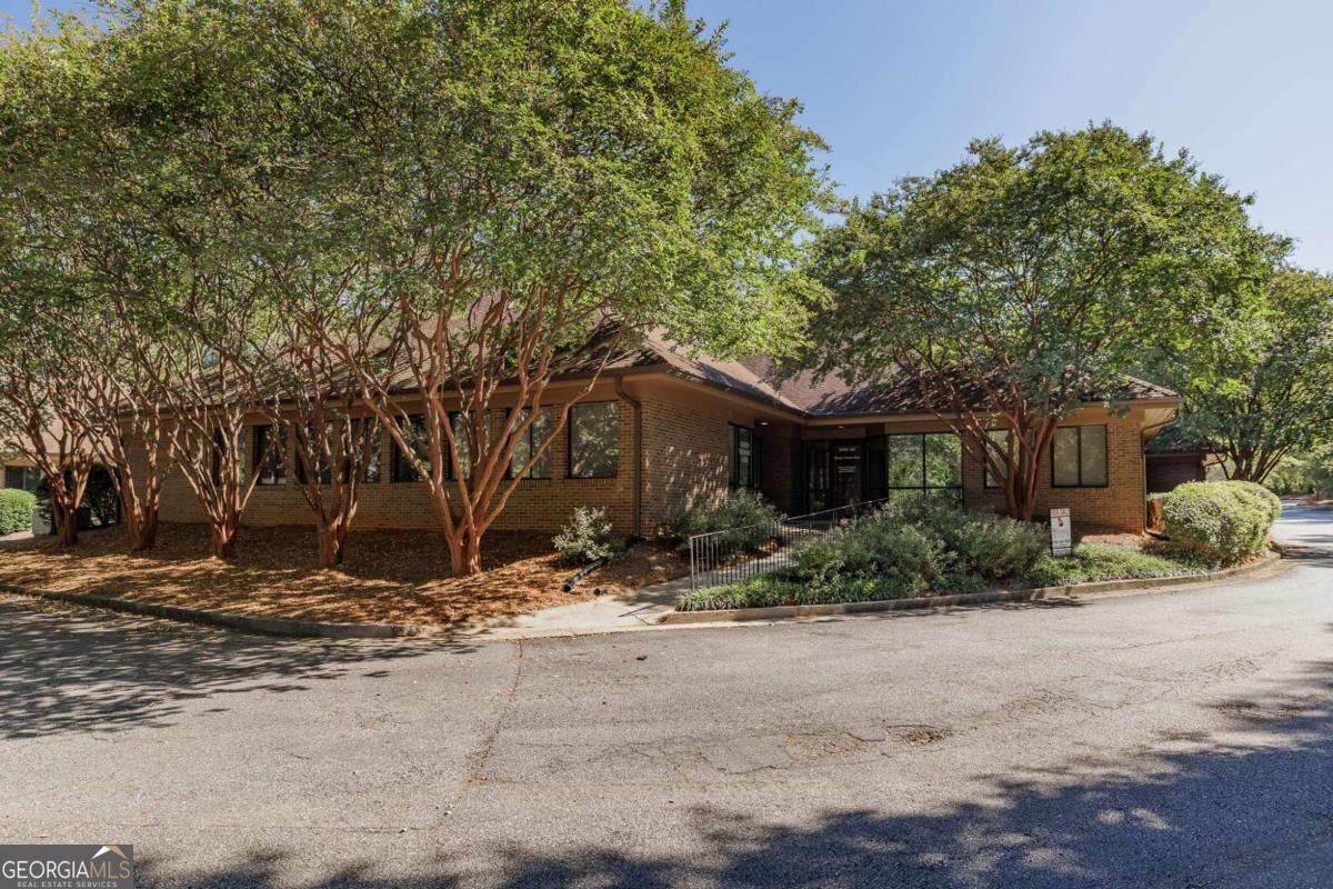 700 Sunset Drive Property Photo 2