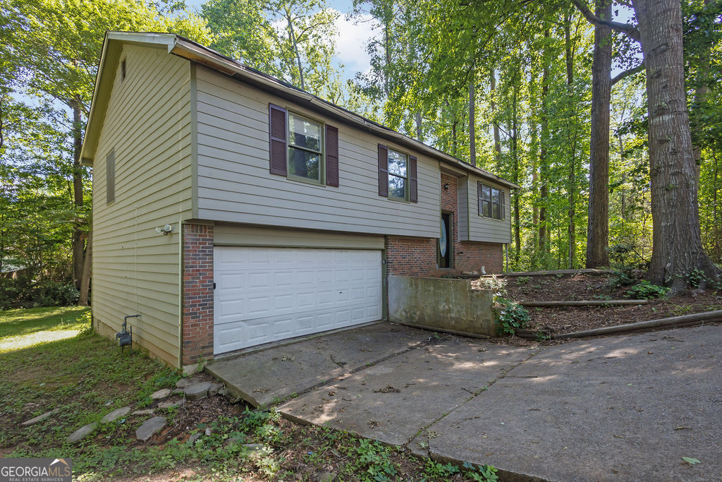 3189 Glen Hollow Drive Property Photo 3