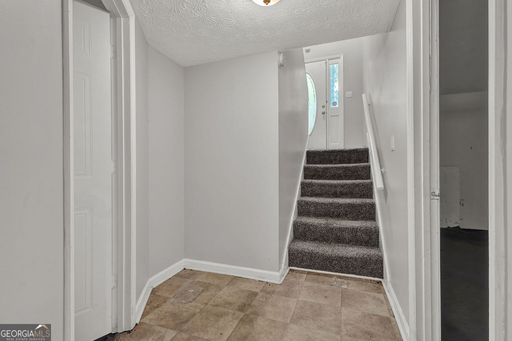 3189 Glen Hollow Drive Property Photo 6