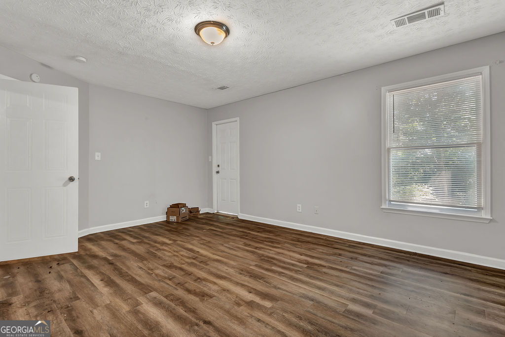 3189 Glen Hollow Drive Property Photo 11