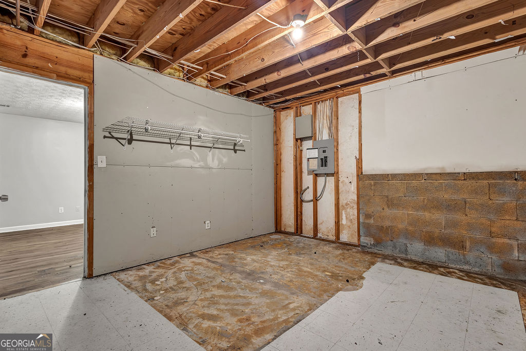 3189 Glen Hollow Drive Property Photo 13