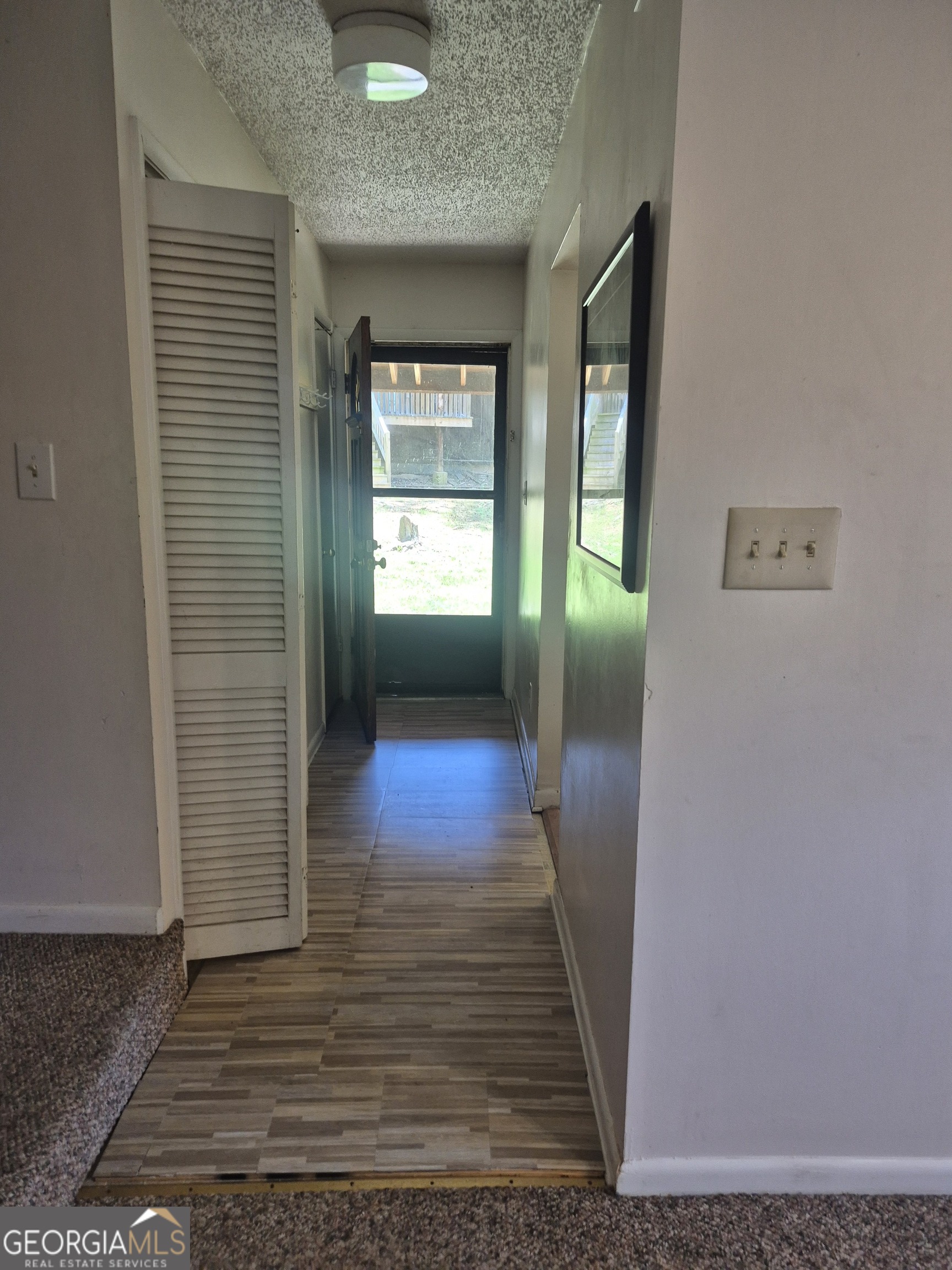 7 Quail Run Property Photo 6