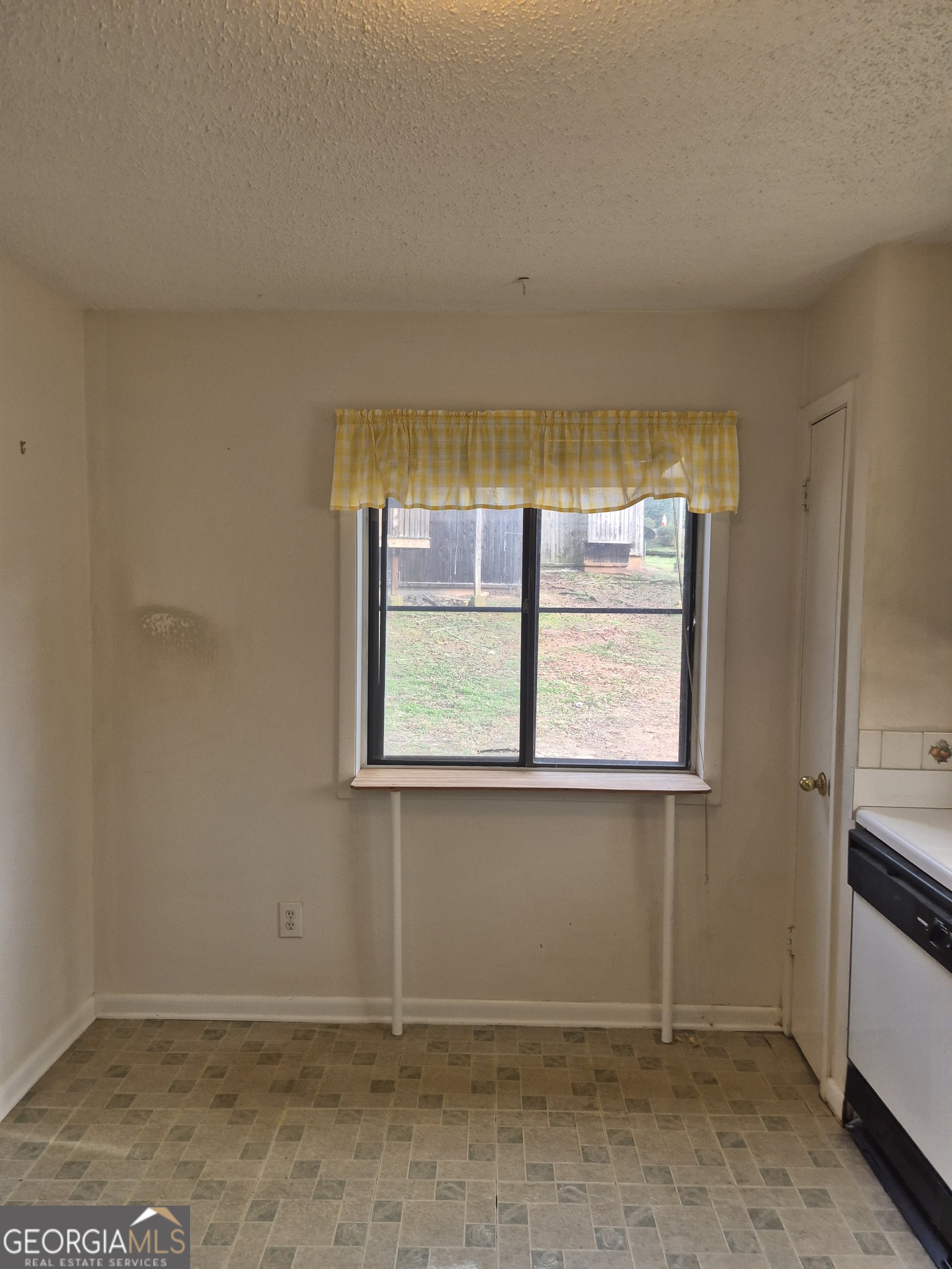 7 Quail Run Property Photo 9