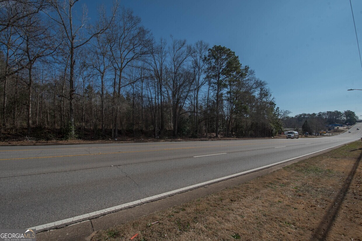 828 New Franklin Road Property Photo 5