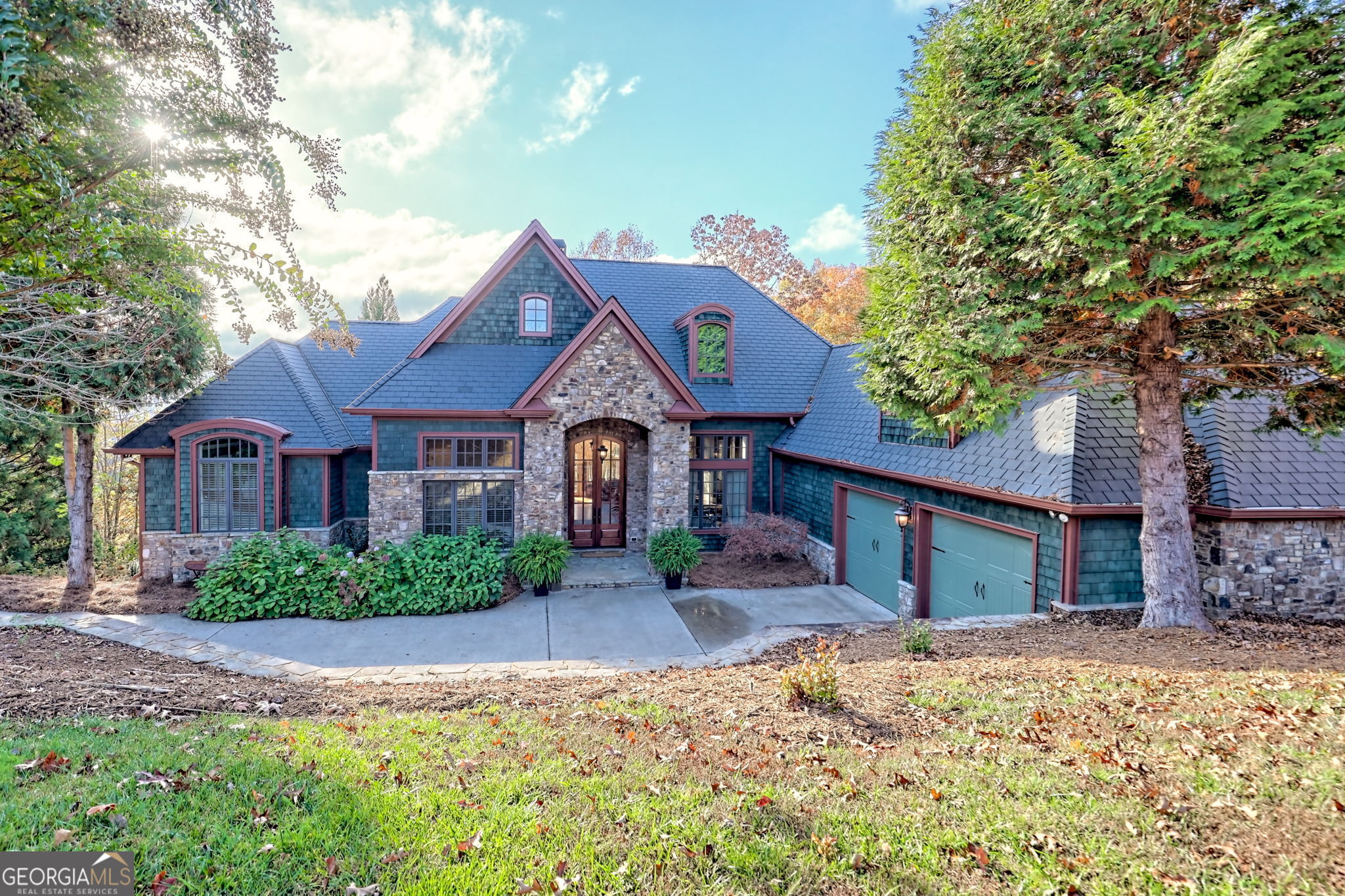 689 Waterfall Drive Property Photo 1