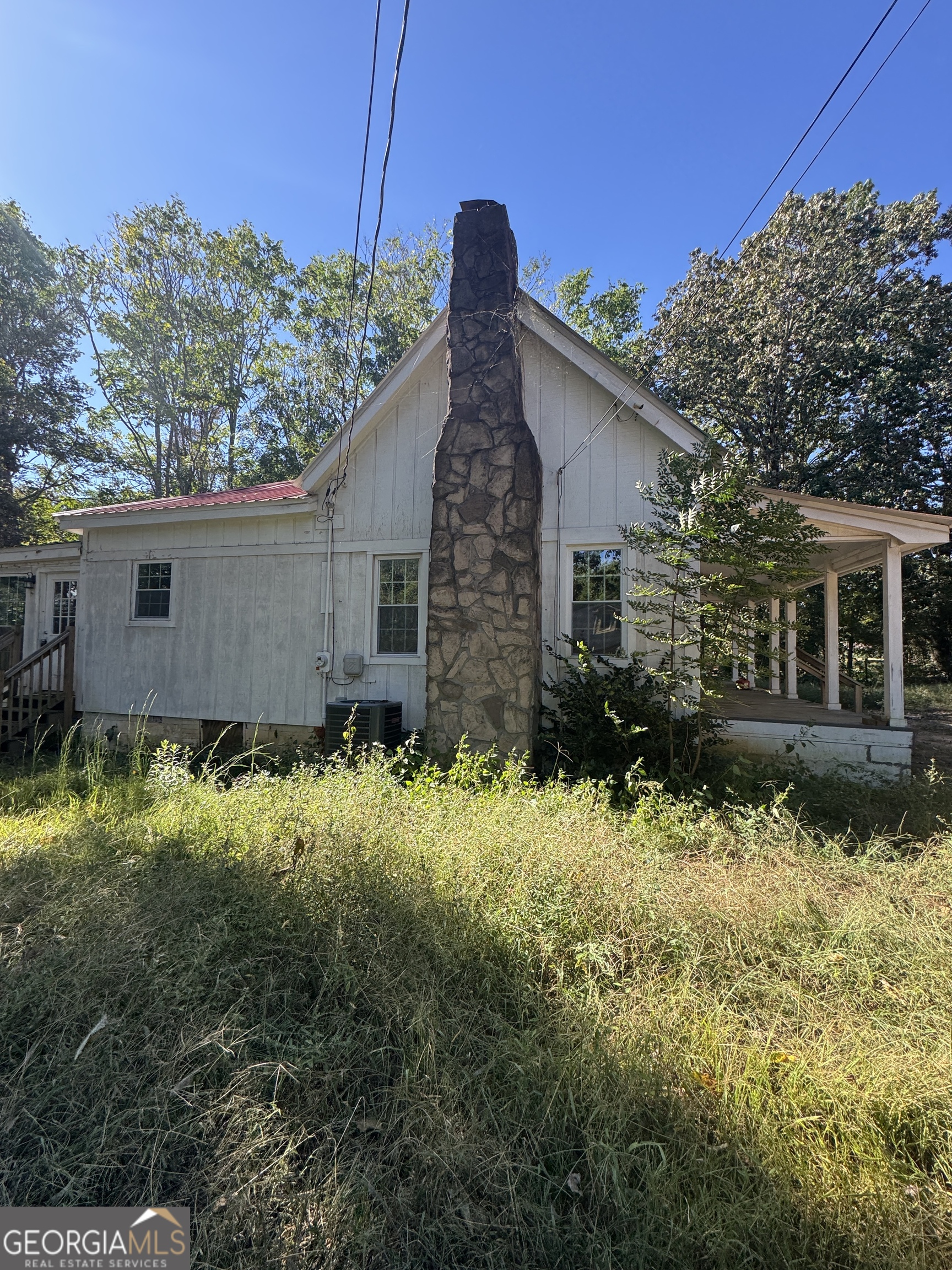 711 Highway 162 Property Photo 2
