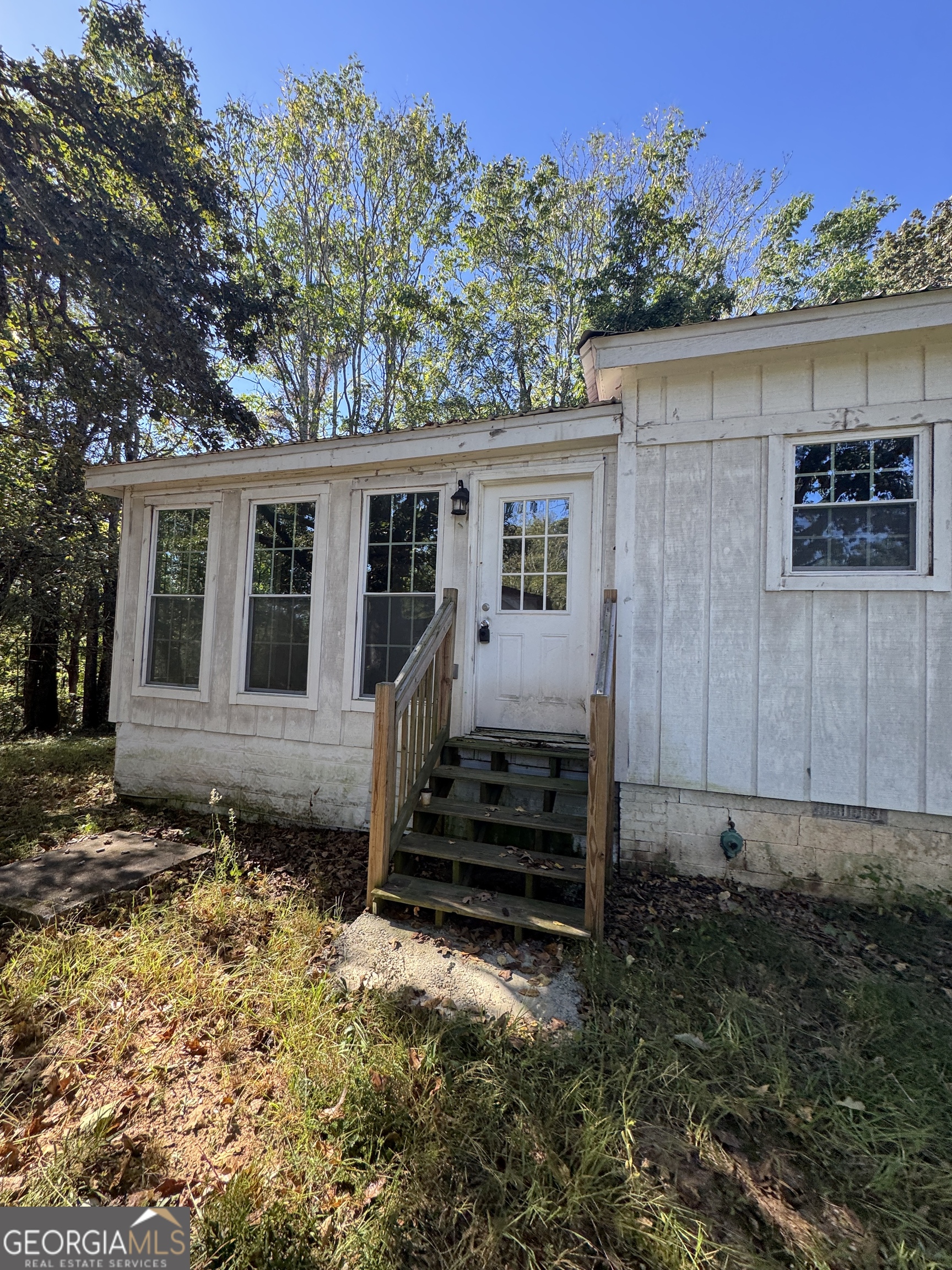 711 Highway 162 Property Photo 3