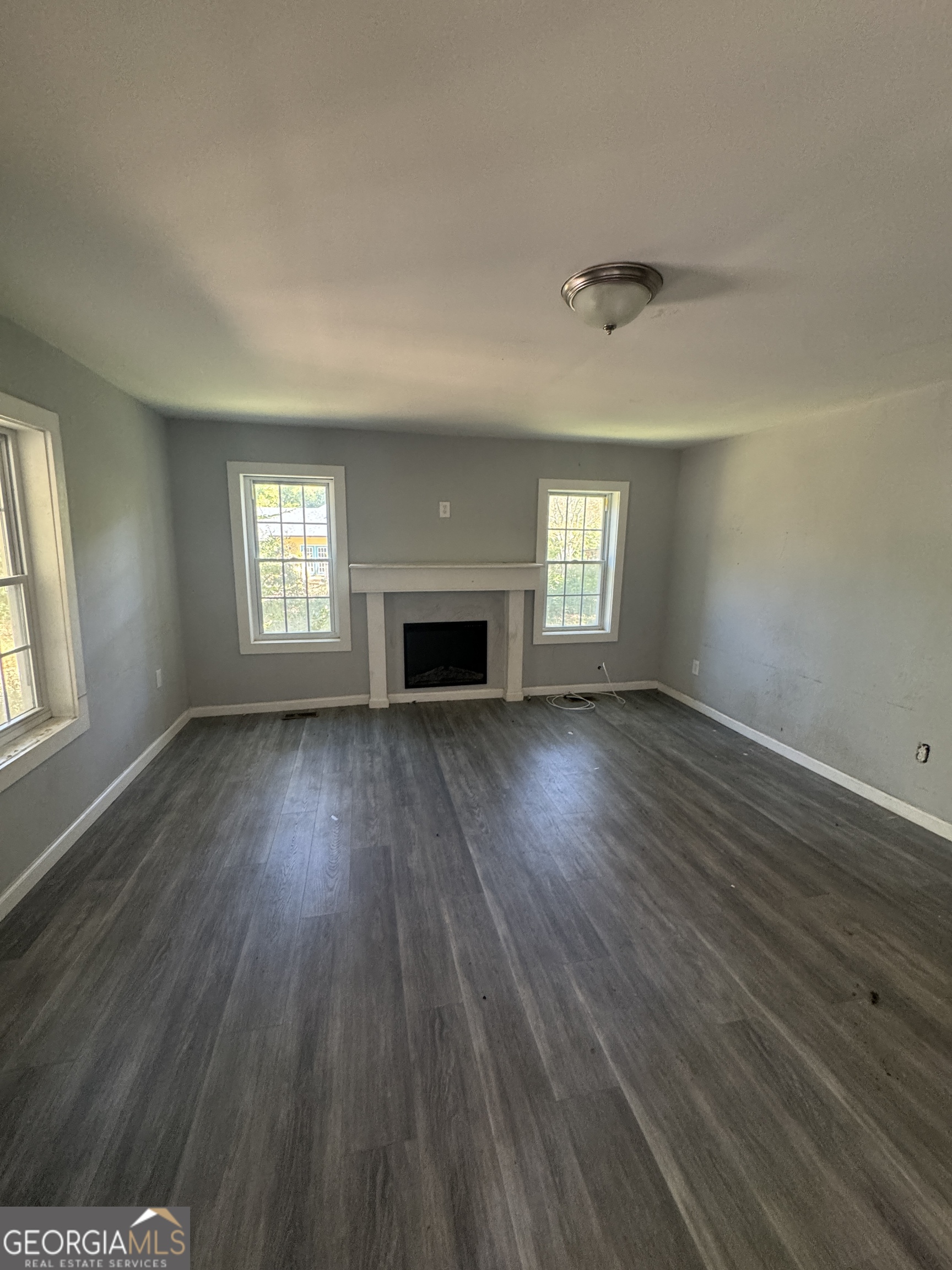711 Highway 162 Property Photo 8