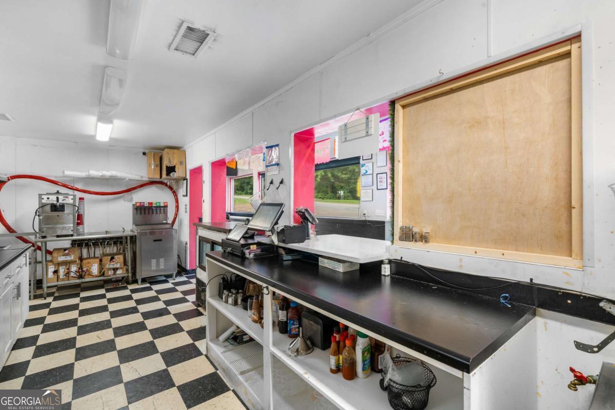 3411 Highway 53 E Property Photo 17