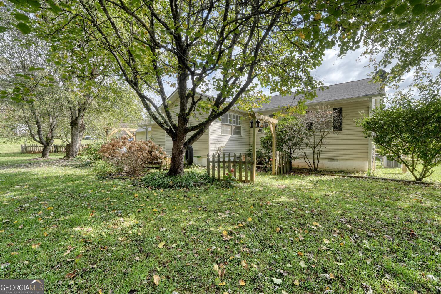2726 Deer Run Drive Property Photo 3