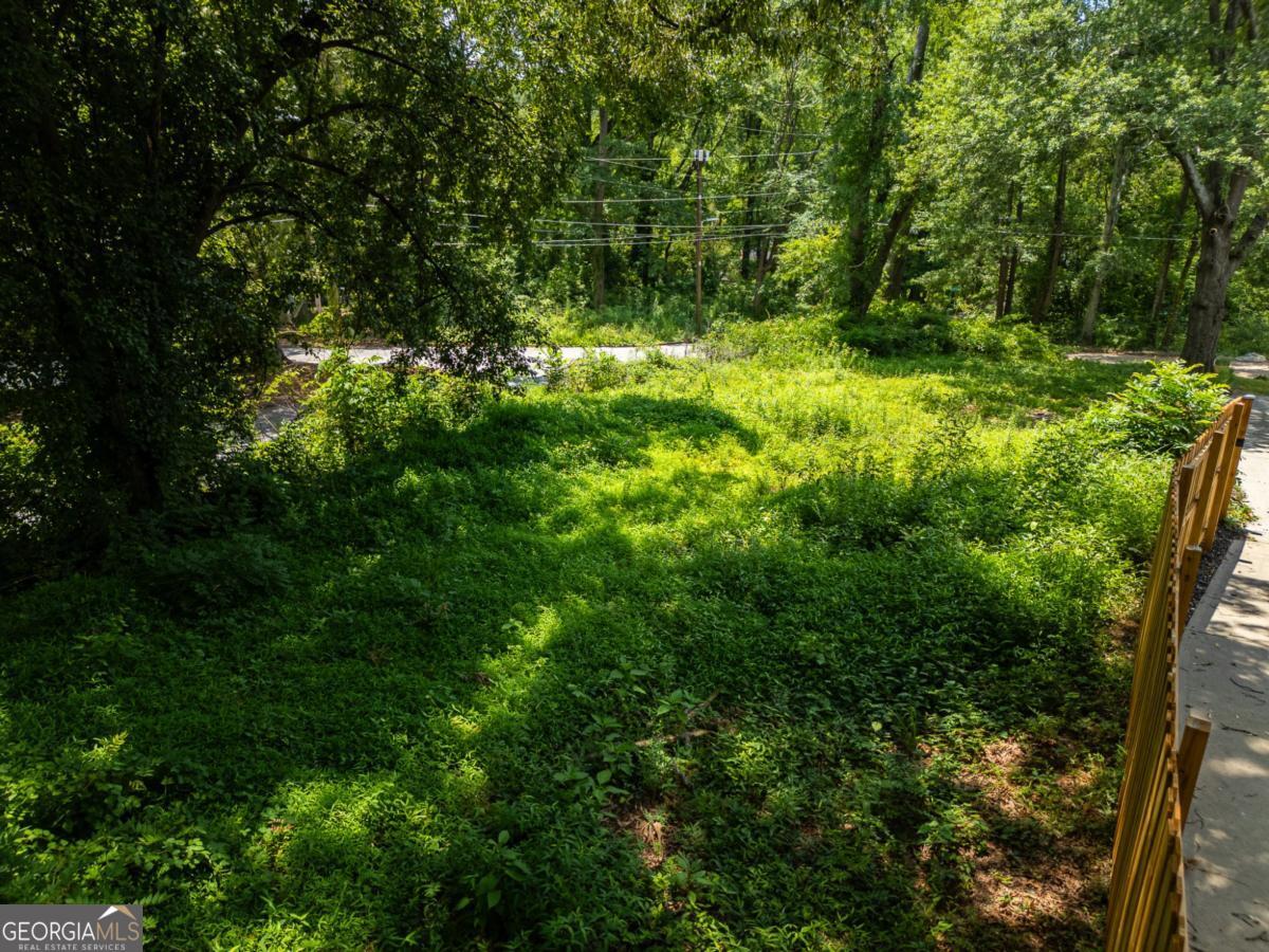 1981 Lois Place Property Photo 4